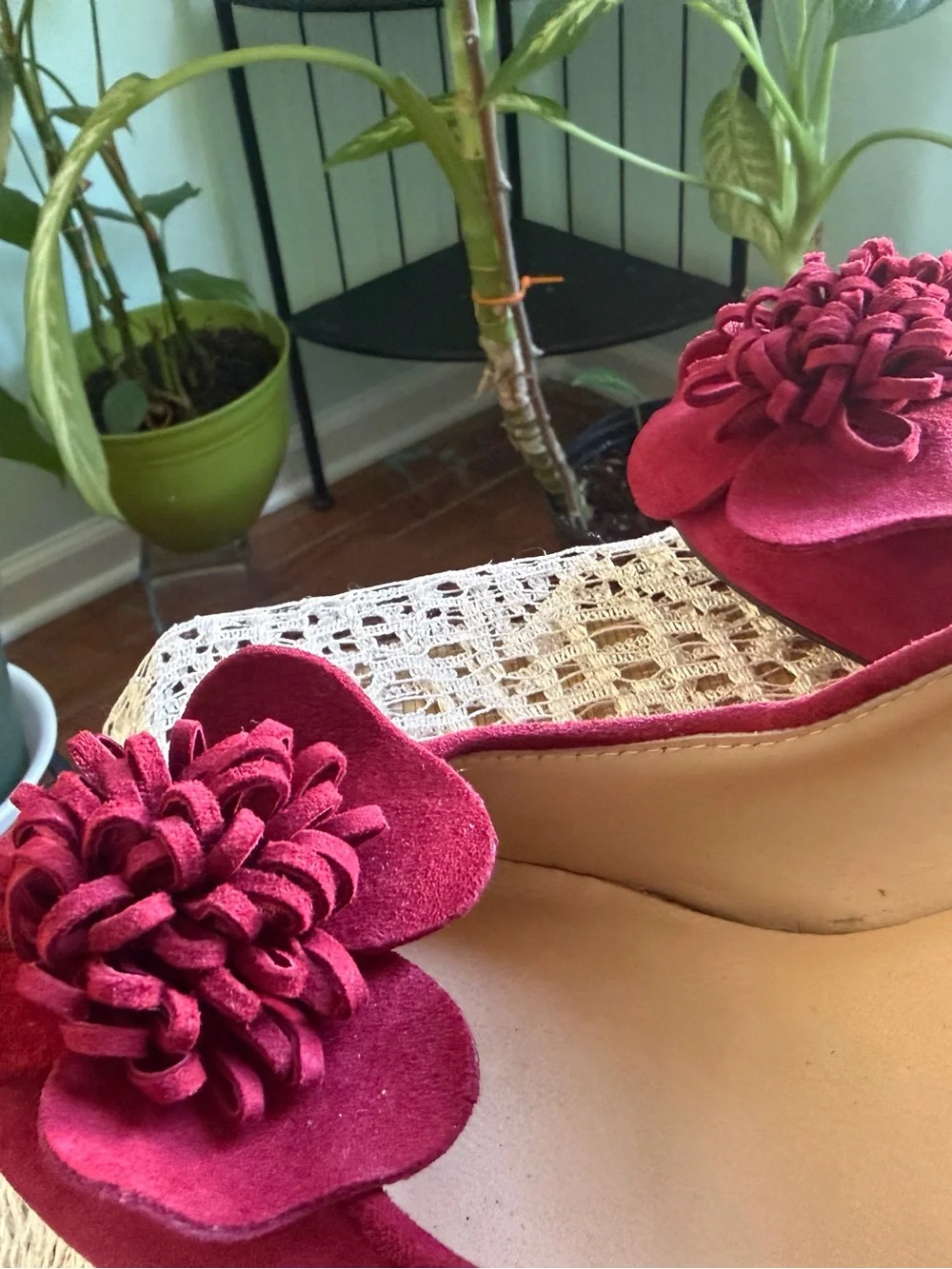 Kate Spade New York Burgundy Suede Flower Pumps Size 7M